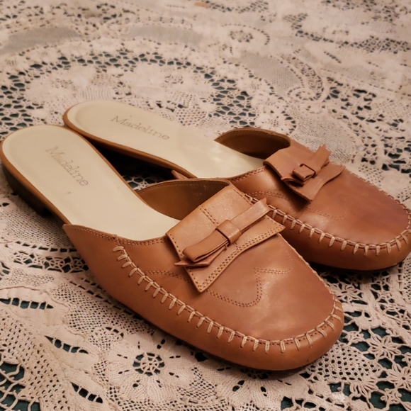 Tan flat3 - Picture 3 of 3